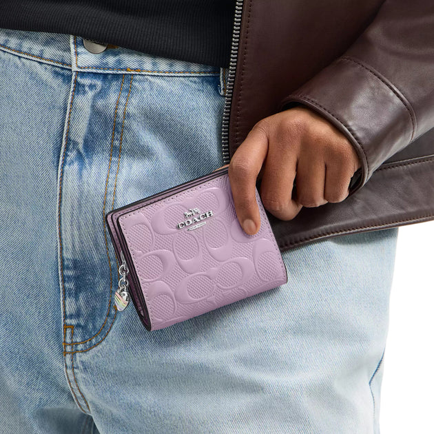 Coach Snap Wallet In Signature Leather With Heart Charm CDF21