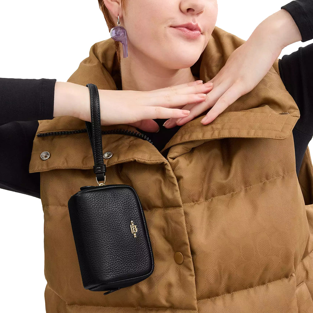 Buy Coach Pouch Wristlet in Black CW906 Online in Singapore Buy Coach Pouch Wristlet in Black CW906 Online in Singapore