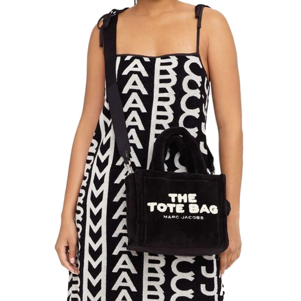 Model Wearing Marc Jacobs The Terry Small Tote Bag - Black H058M06PF22