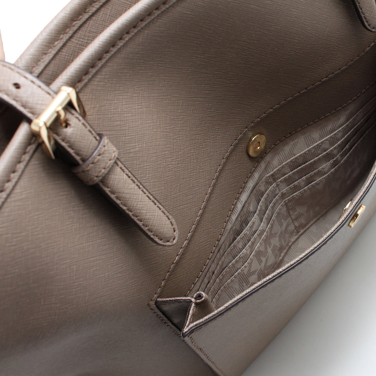 Michael Kors Jet Set Leather Large Top-Zip Snap Pocket Tote Bag –