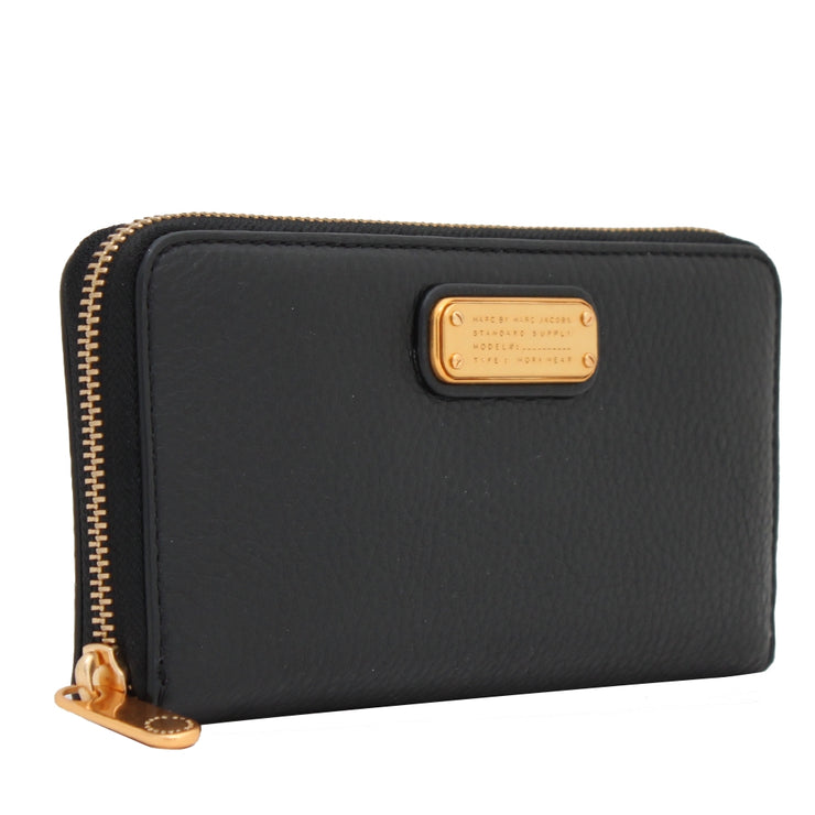 Marc by Marc Jacobs New Q Vertical Zippy Wallet- Black