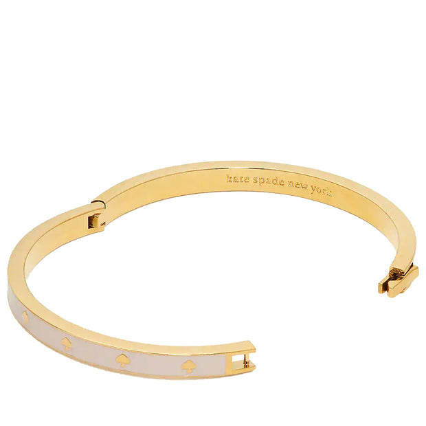 Kate Spade Spot the Spade Enamel Hinged Bangle Bracelet in Chalk Pink o0ru2565